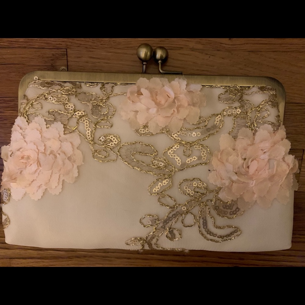 Davie & Chiyo Clutch